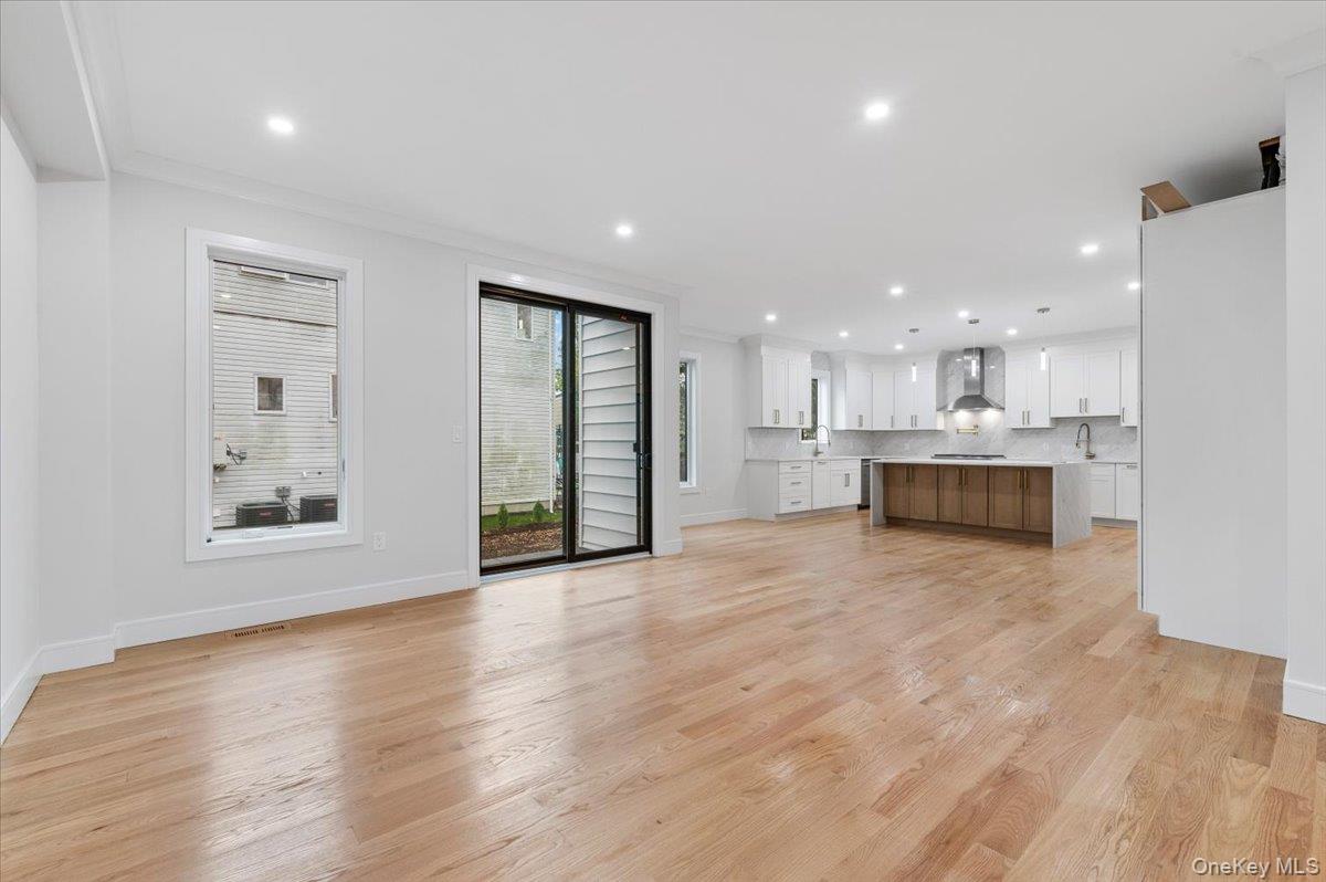 1028 E Broadway, Woodmere, NY 11598