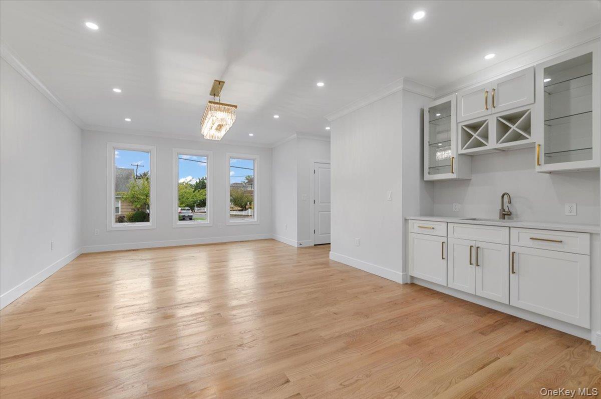 1028 E Broadway, Woodmere, NY 11598