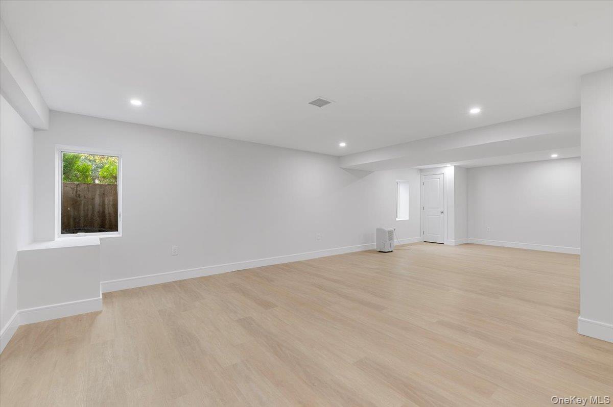 1028 E Broadway, Woodmere, NY 11598