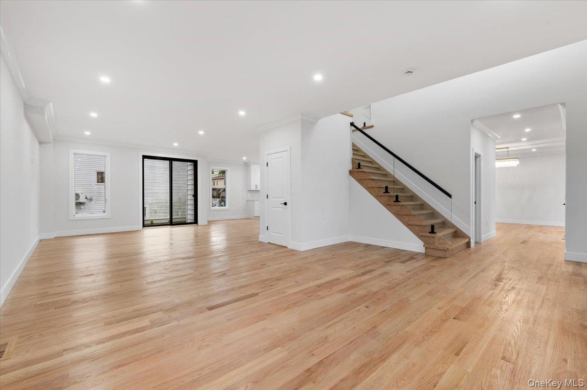 1028 E Broadway, Woodmere, NY 11598