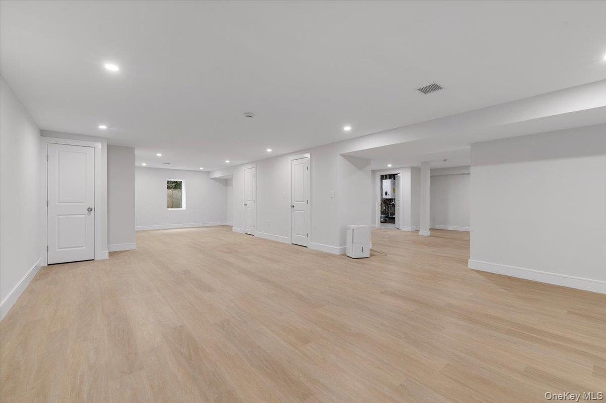 1028 E Broadway, Woodmere, NY 11598