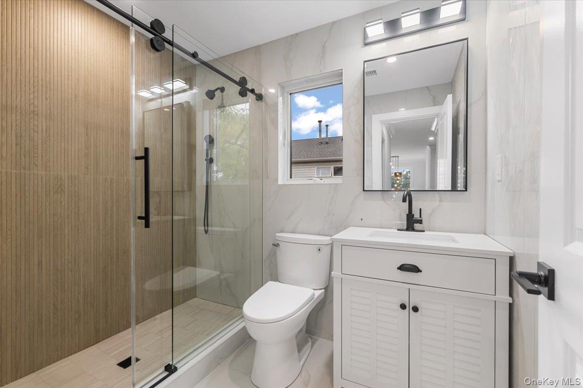 1028 E Broadway, Woodmere, NY 11598