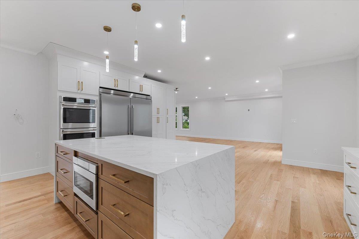 1028 E Broadway, Woodmere, NY 11598