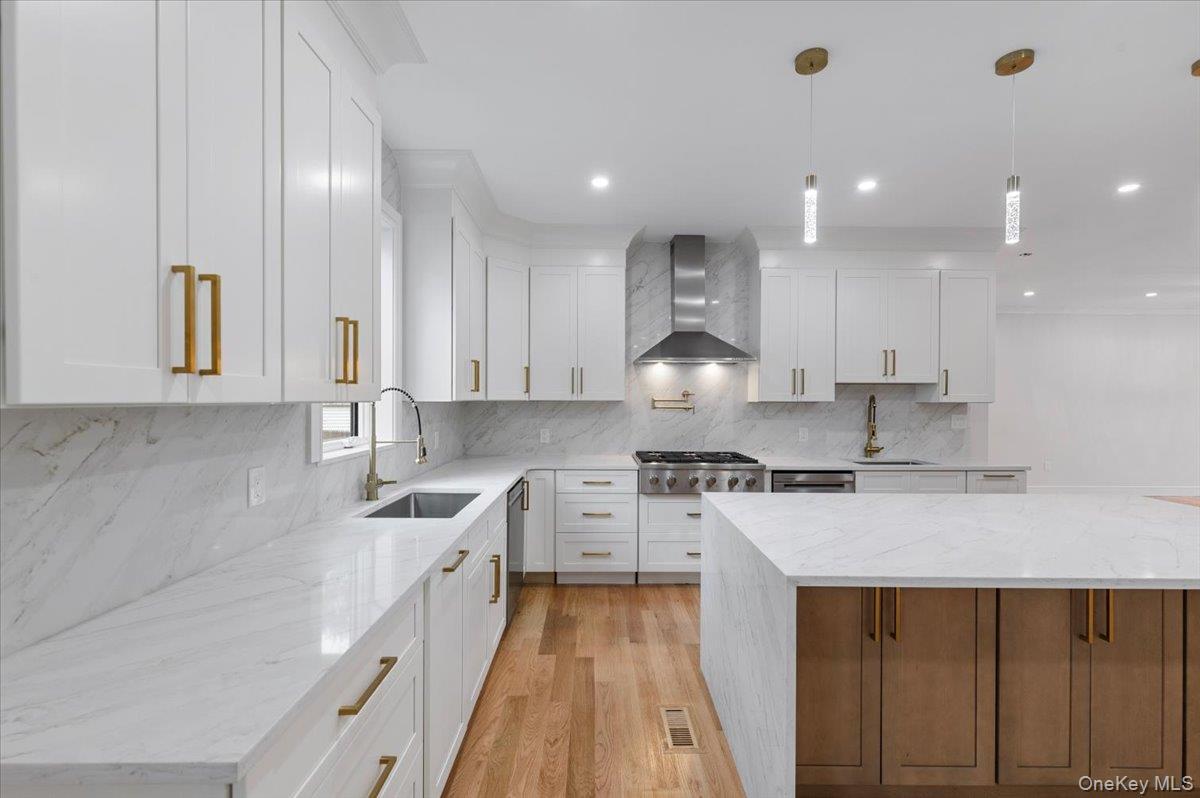 1028 E Broadway, Woodmere, NY 11598