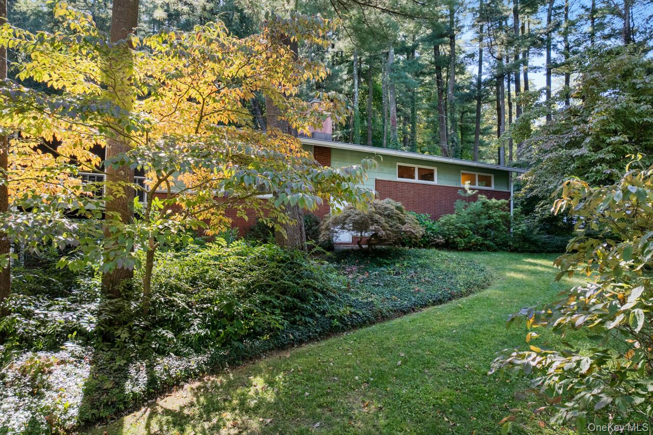 8 Bykenhulle Road, Hopewell Junction, NY 12533