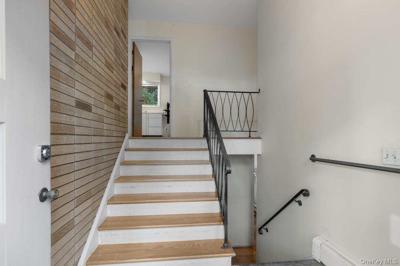 8 Bykenhulle Road, Hopewell Junction, NY 12533