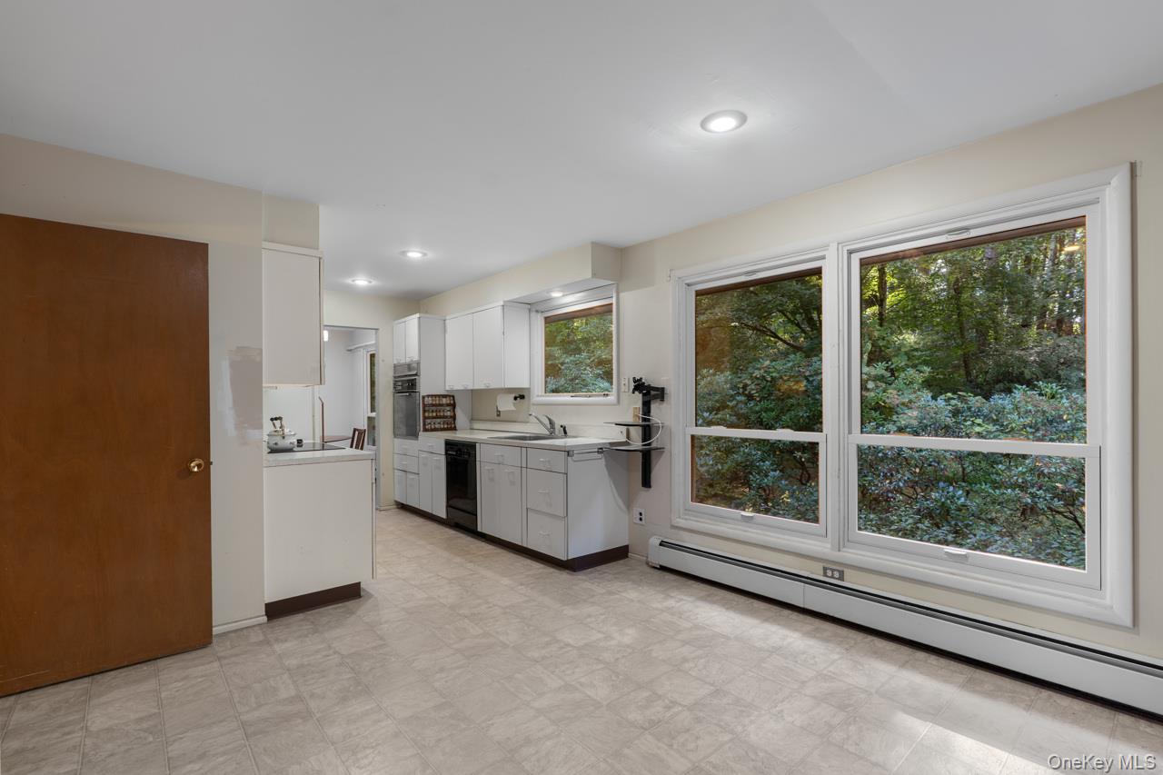 8 Bykenhulle Road, Hopewell Junction, NY 12533