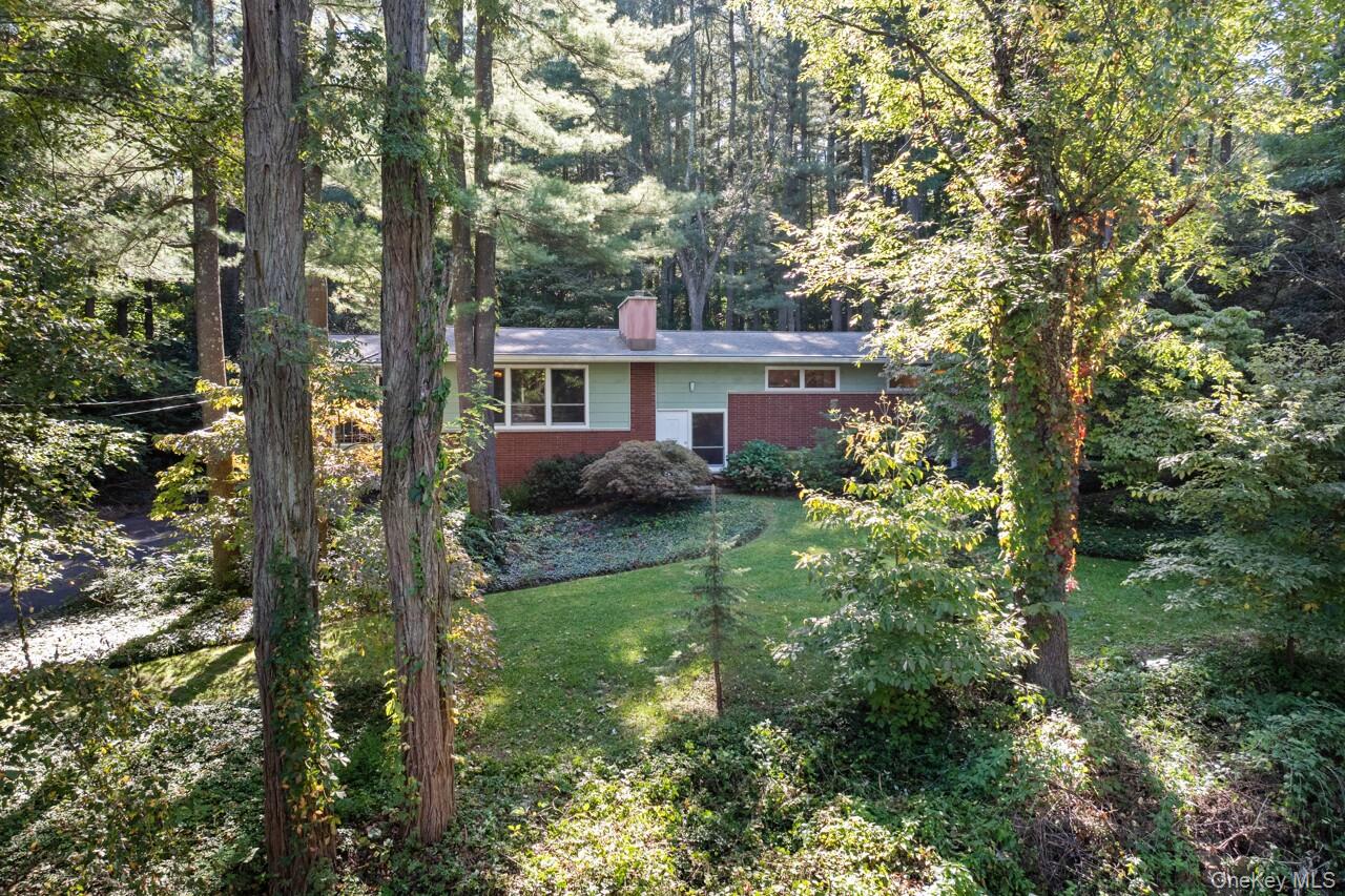 8 Bykenhulle Road, Hopewell Junction, NY 12533