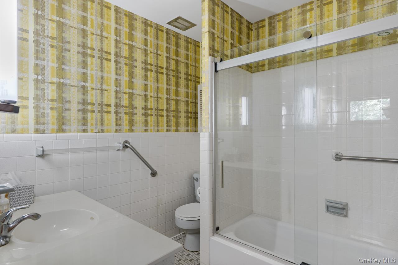 8 Bykenhulle Road, Hopewell Junction, NY 12533