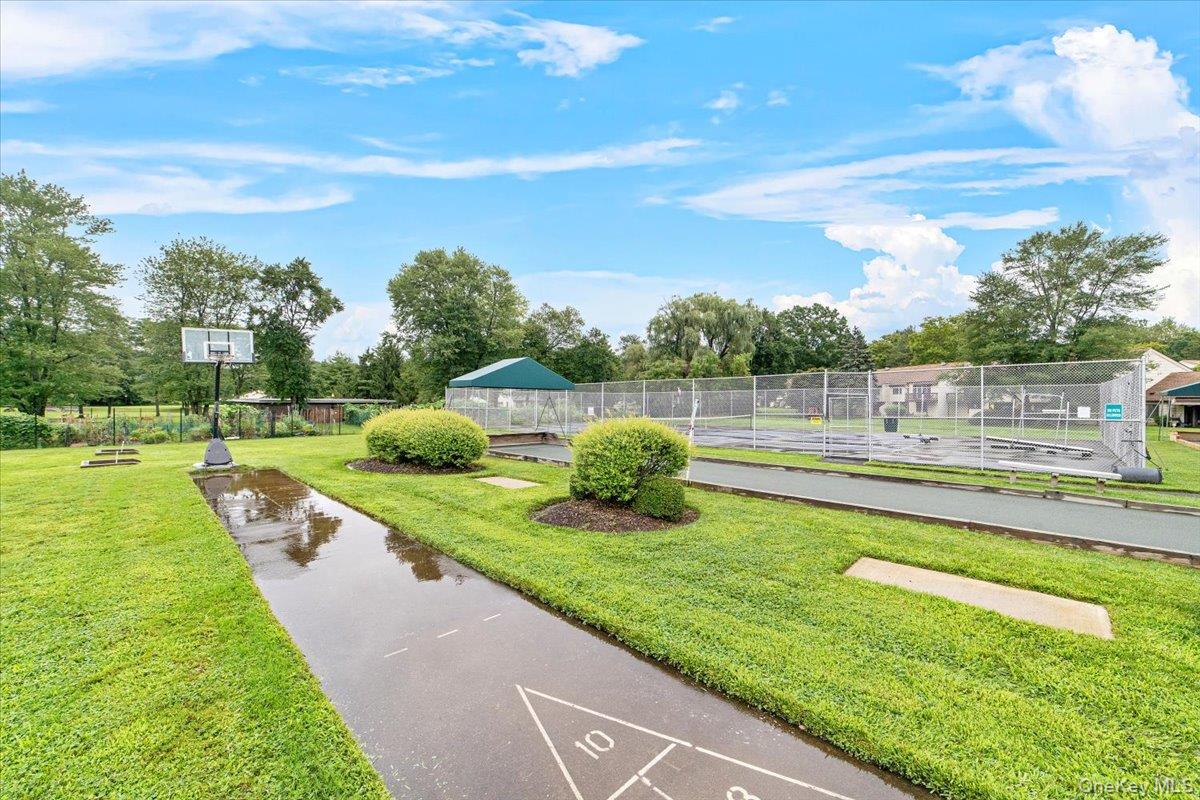 159C Carriage Court, Yorktown Heights, NY 10598