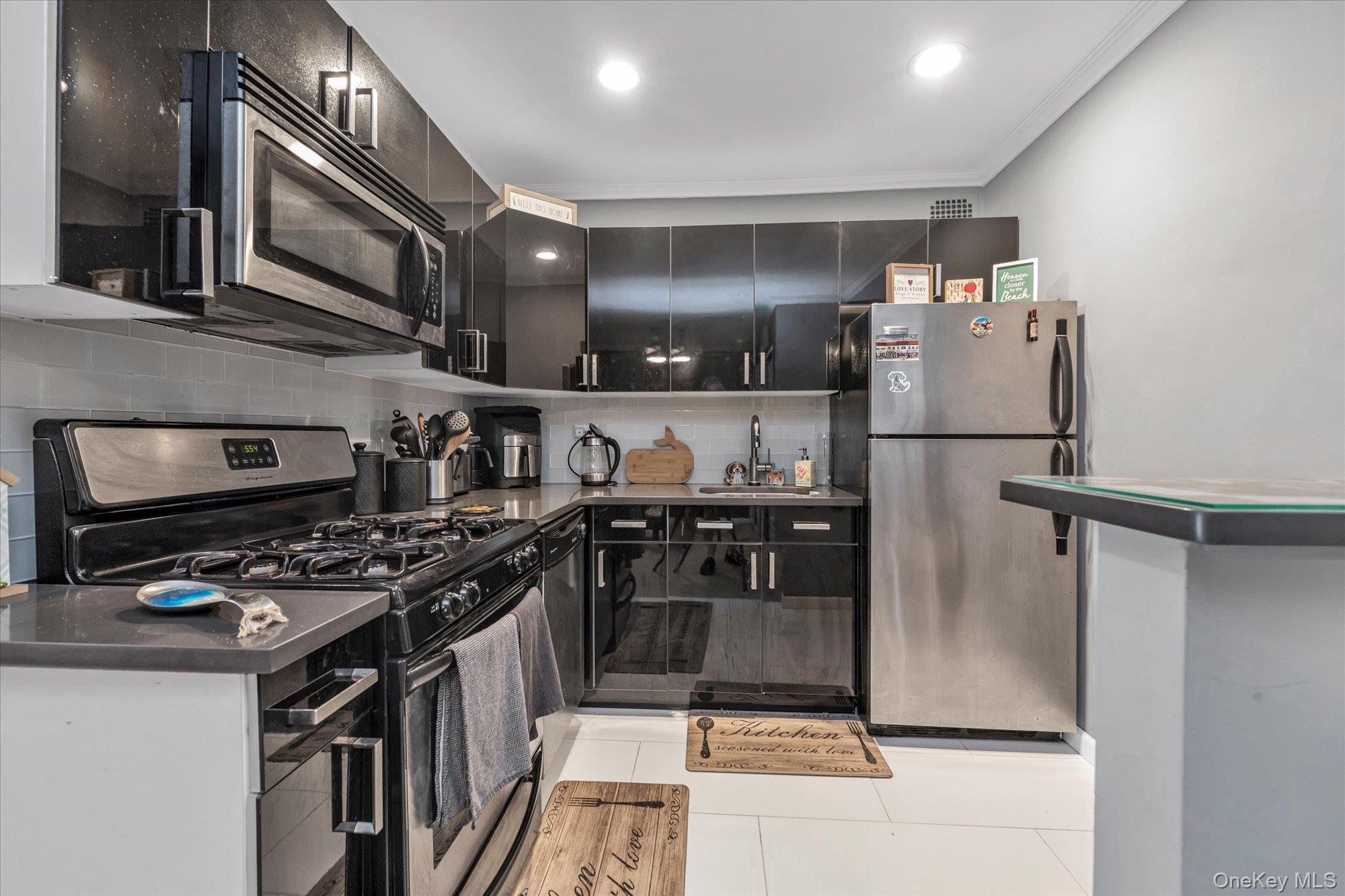 522 Shore Road # 3FF, Long Beach, NY 11561