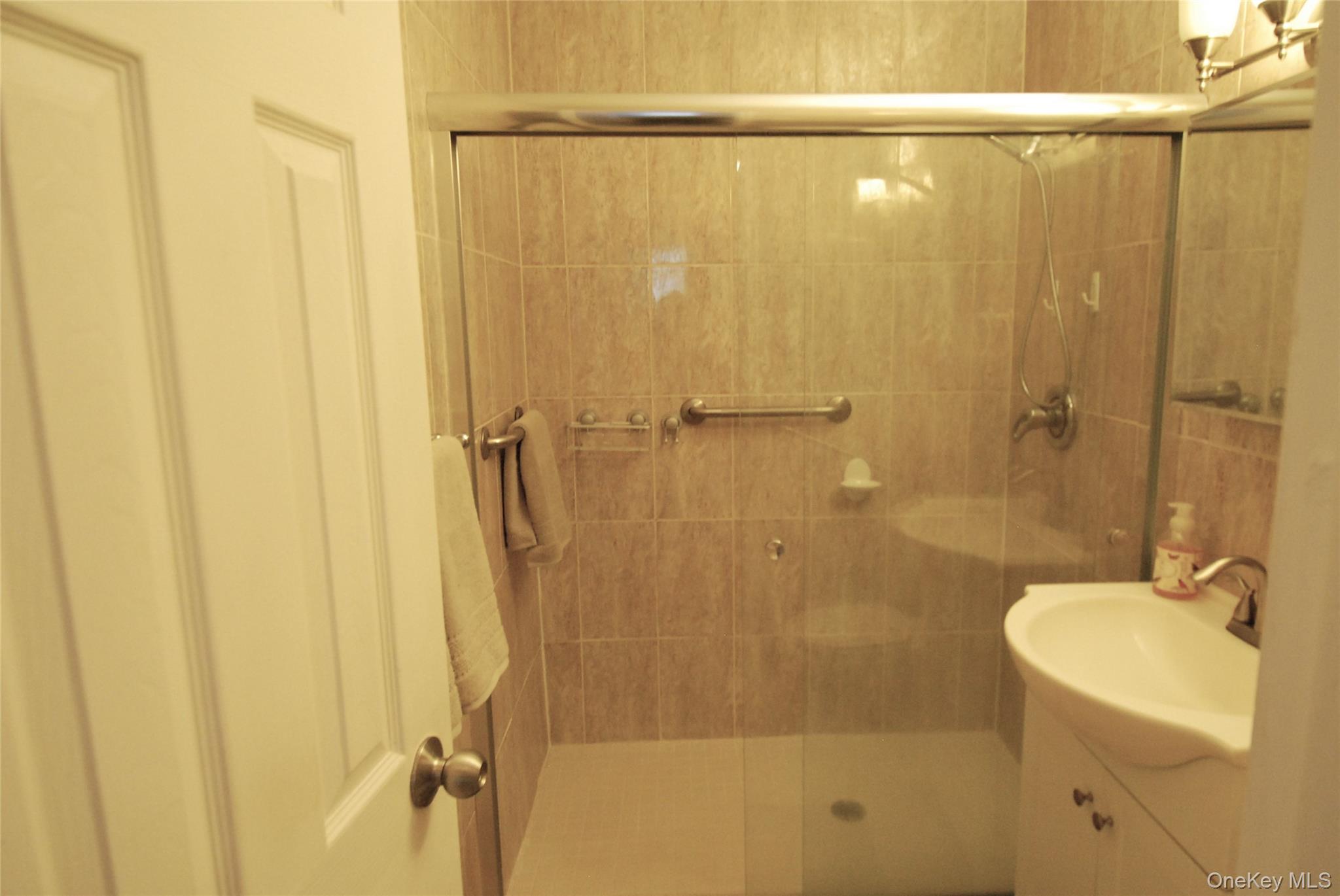 1 Sadore Lane # 6H, Yonkers, NY 10710