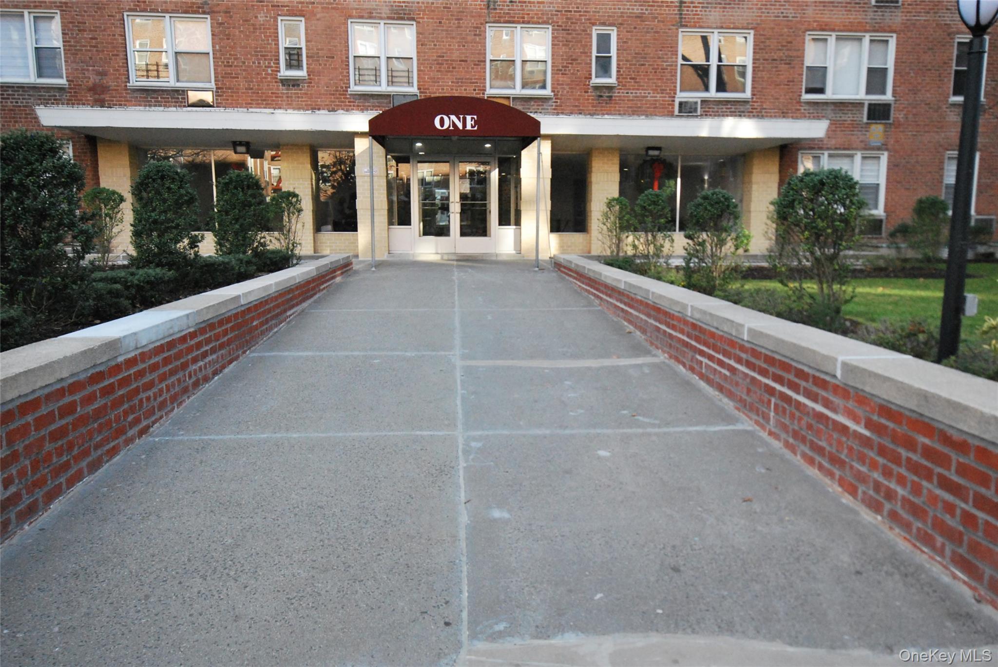 1 Sadore Lane # 6H, Yonkers, NY 10710