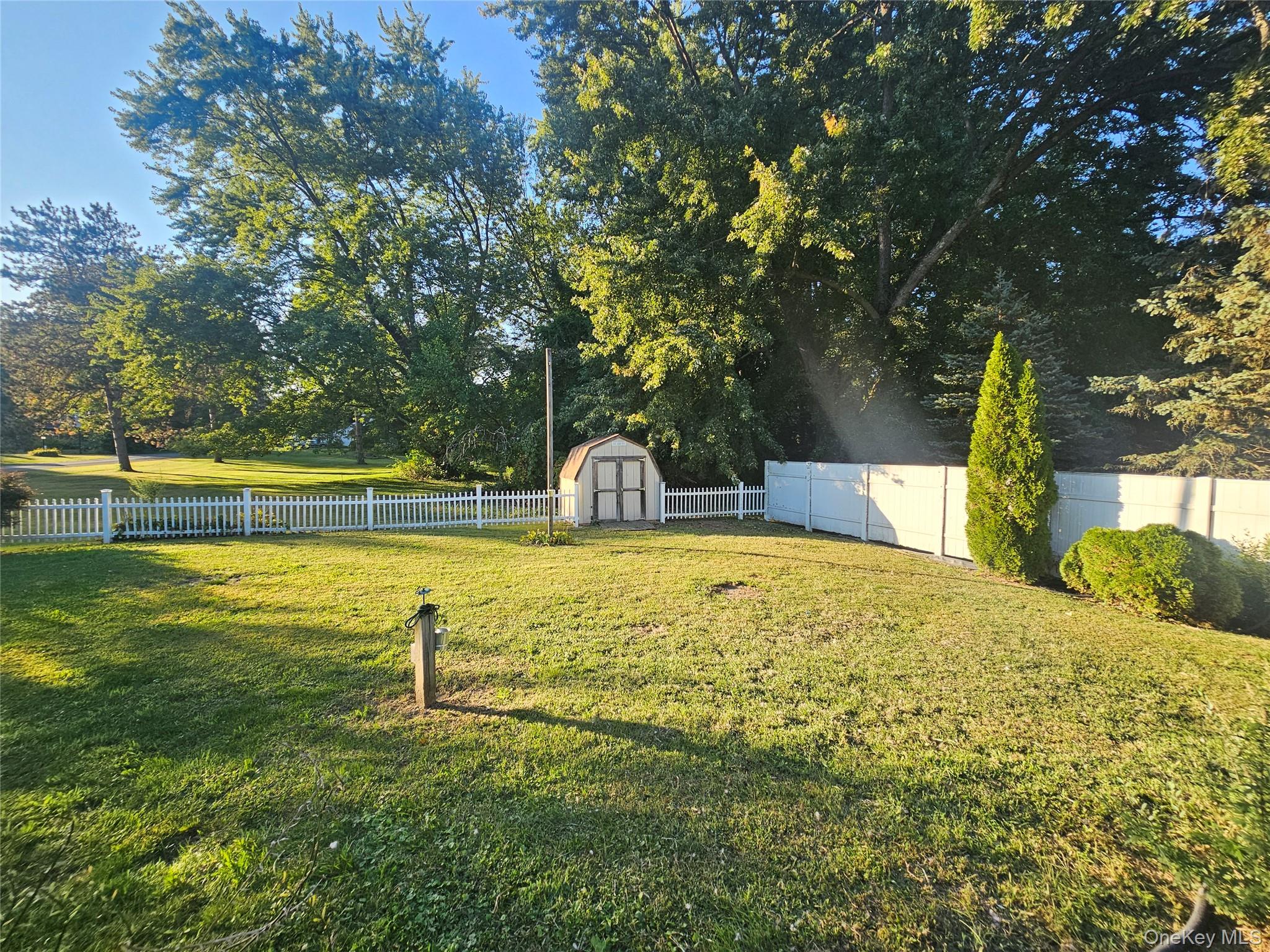 19 Rivenburg Lane, Hudson, NY 12534