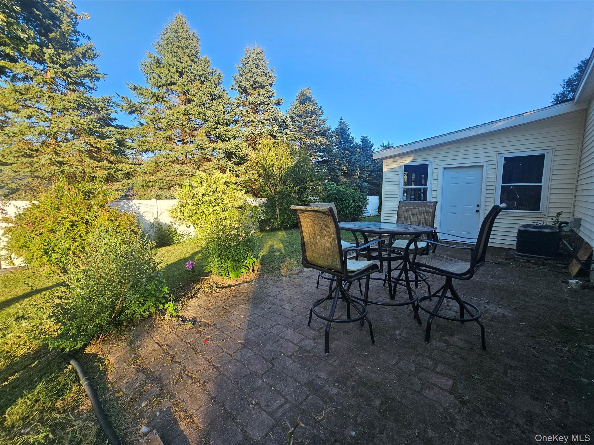 19 Rivenburg Lane, Hudson, NY 12534