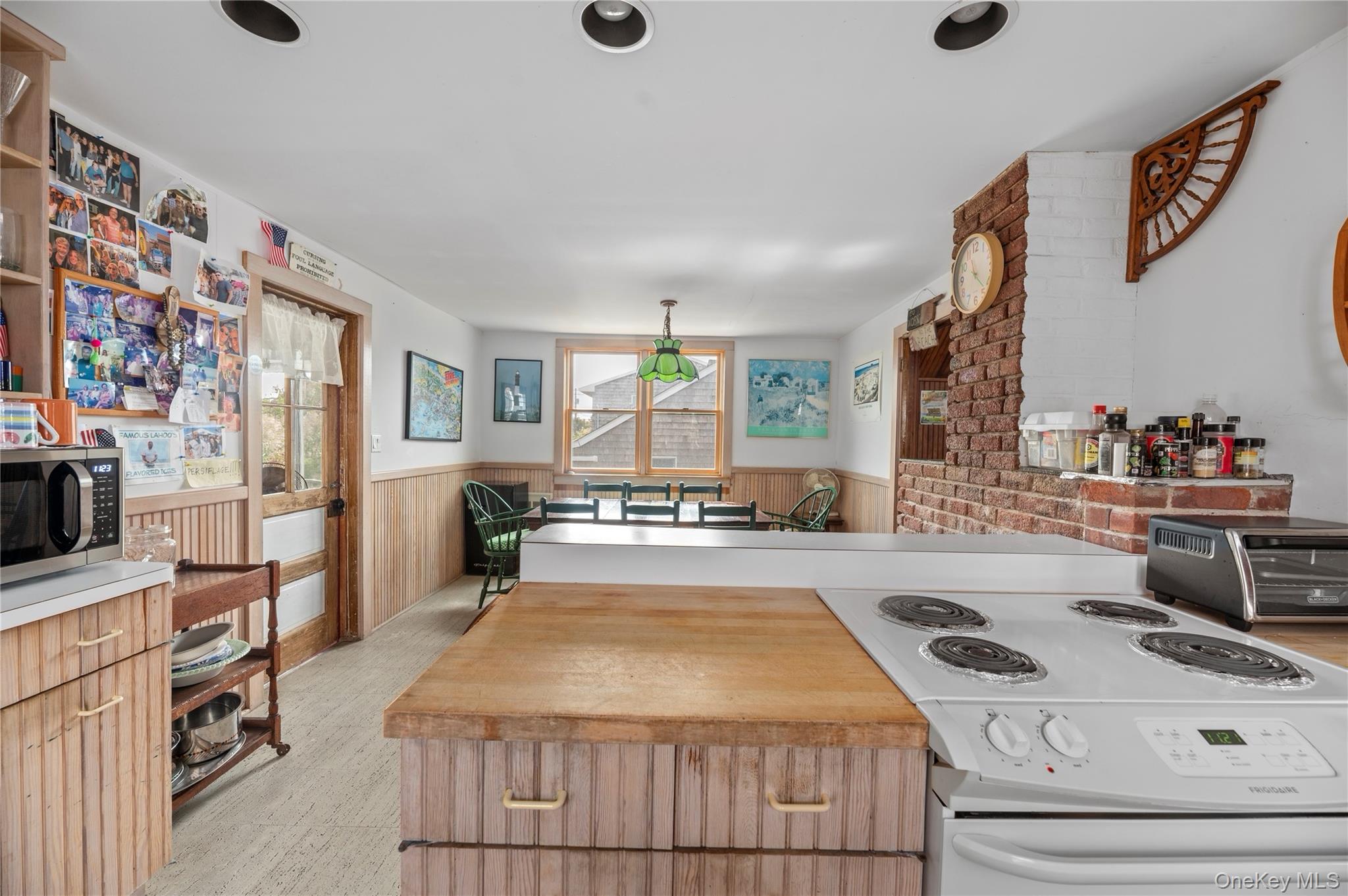 919 Evergreen Walk, Ocean Beach, NY 11770