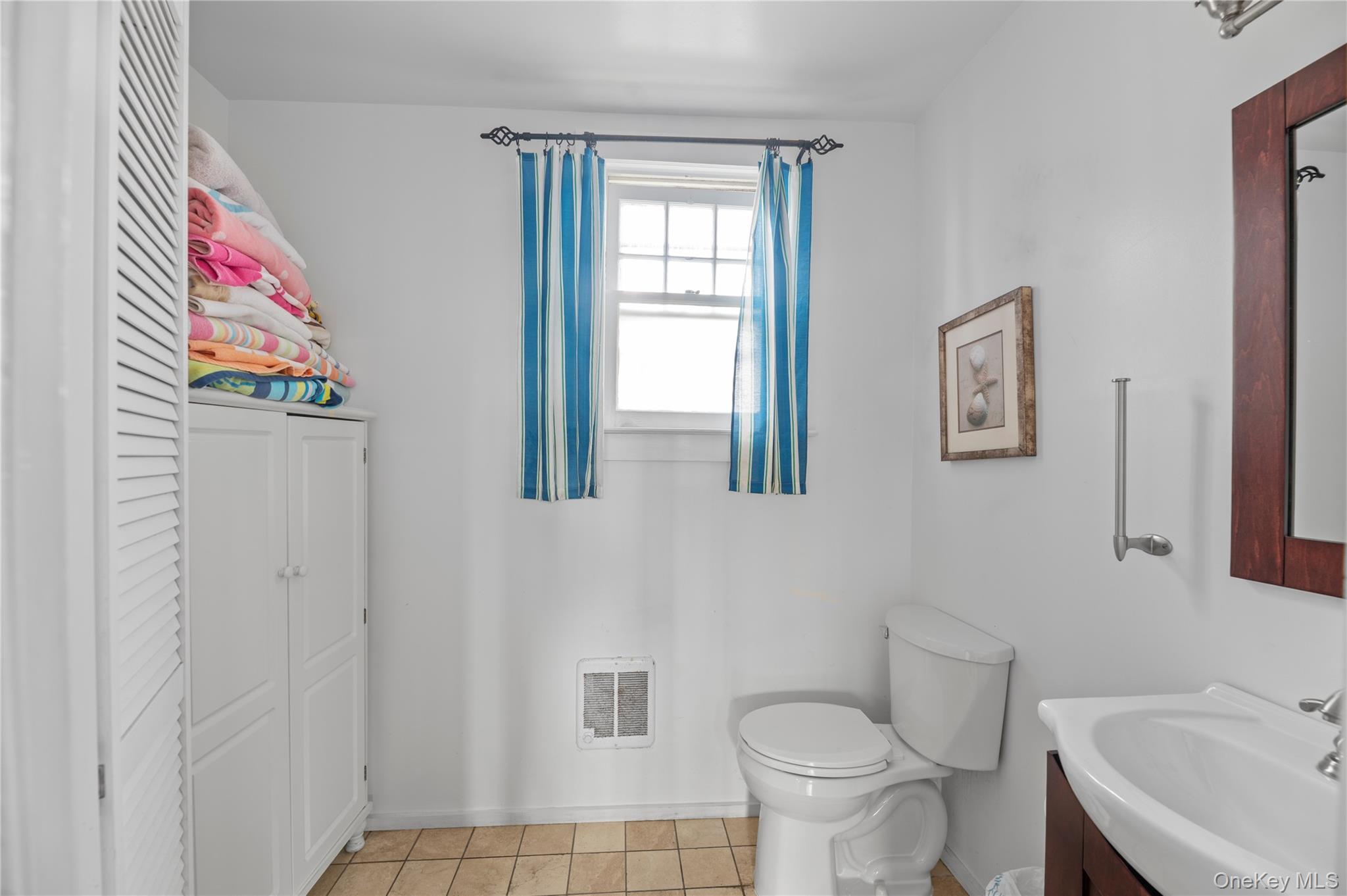 919 Evergreen Walk, Ocean Beach, NY 11770