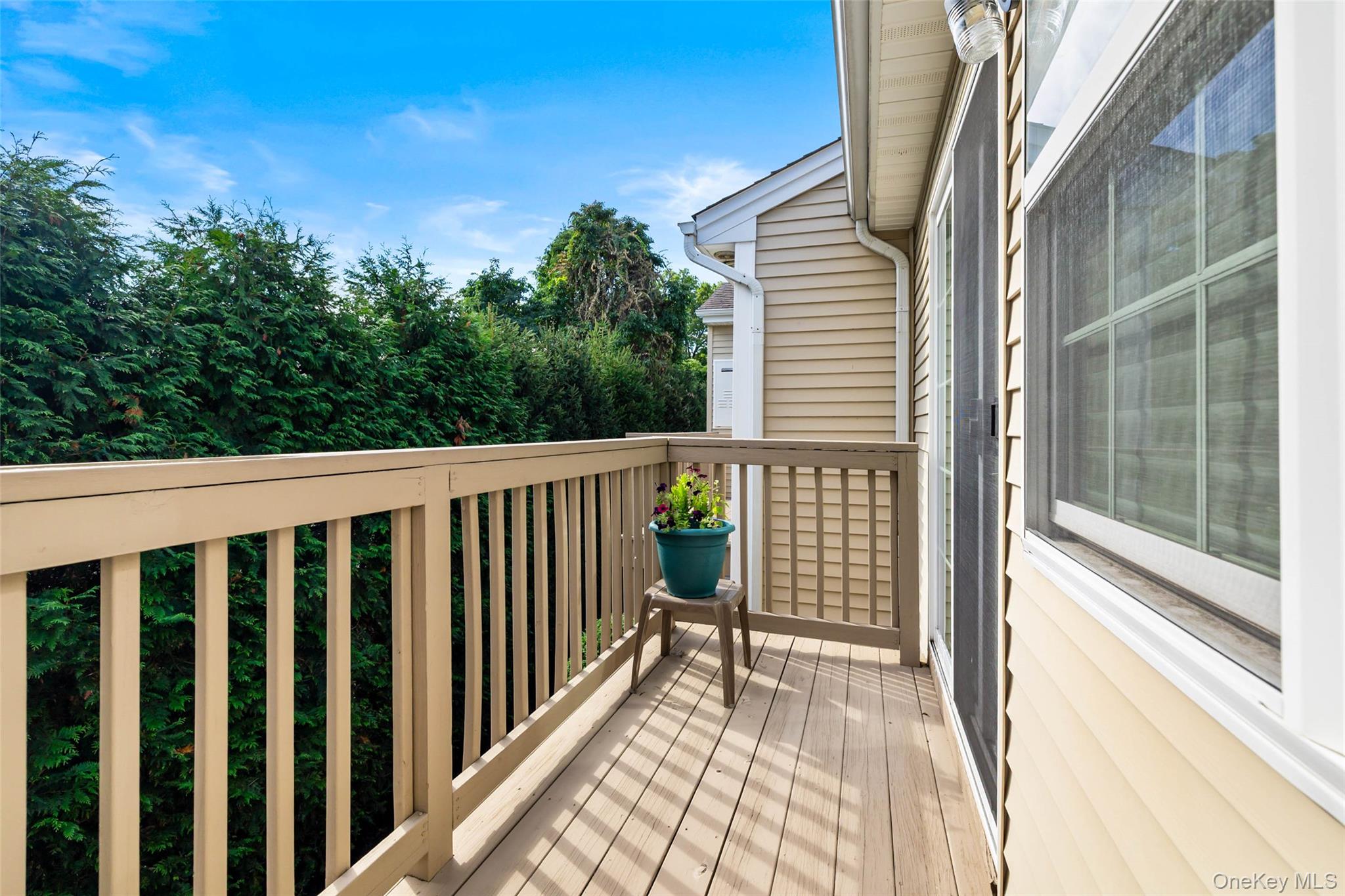 121 Willow Lane, Valley Stream, NY 11580