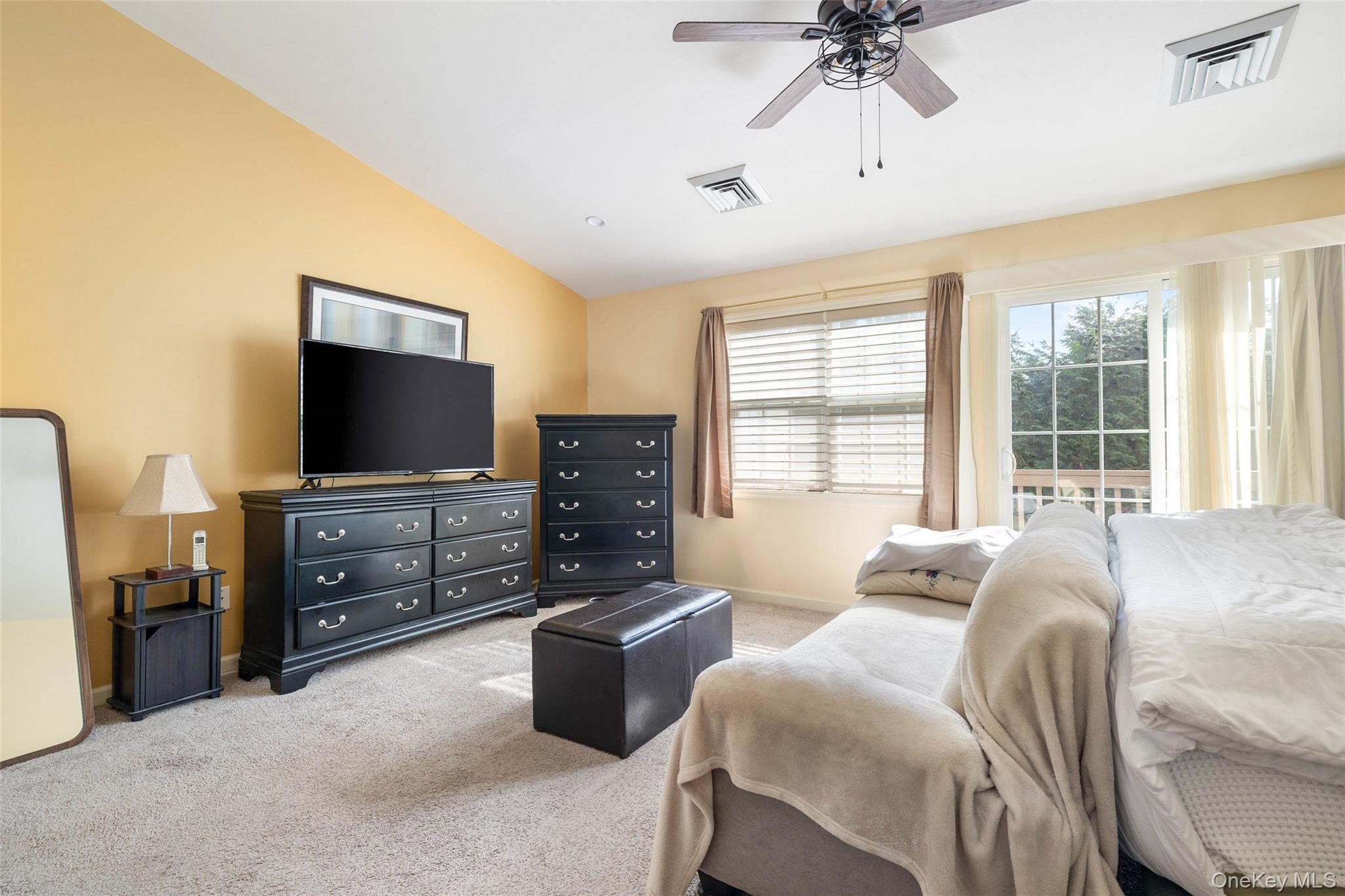 121 Willow Lane, Valley Stream, NY 11580