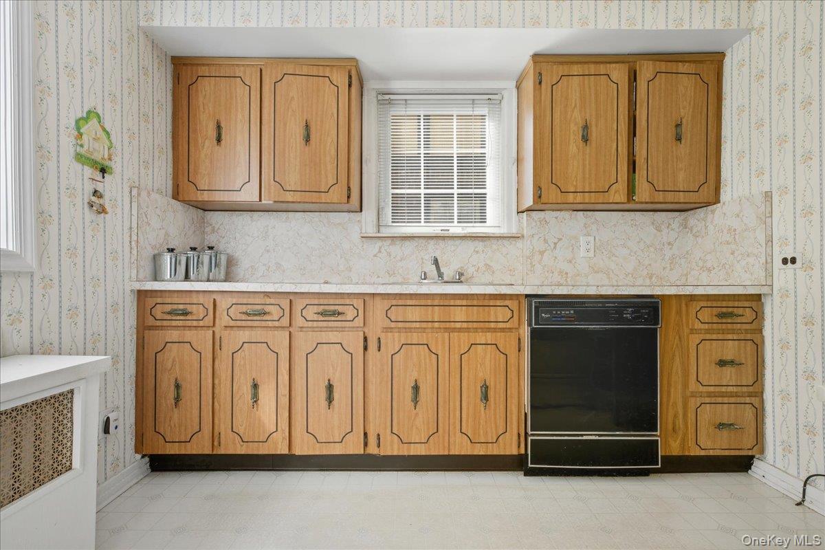 8771 253rd Street, Bellerose, NY 11426