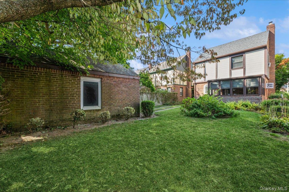 8771 253rd Street, Bellerose, NY 11426