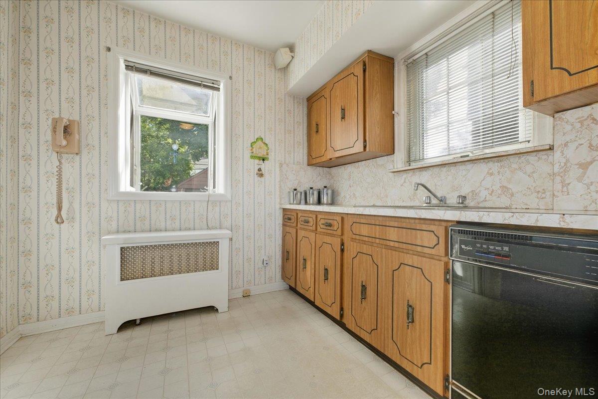 8771 253rd Street, Bellerose, NY 11426