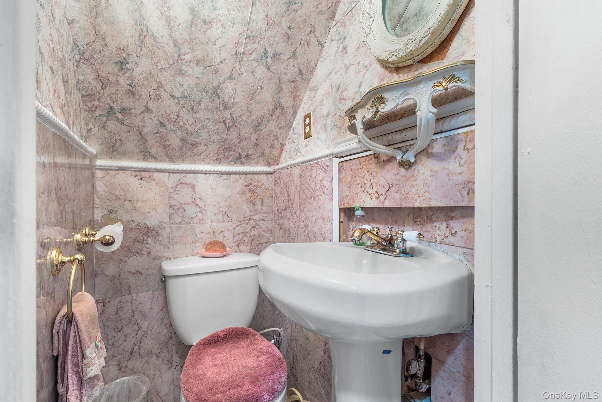 31 Holbrook Road, Centereach, NY 11720