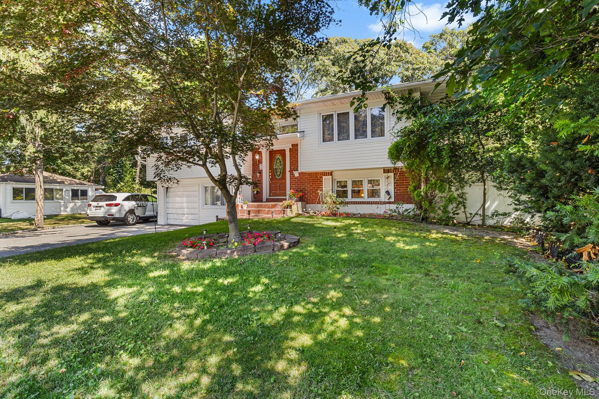 31 Holbrook Road, Centereach, NY 11720