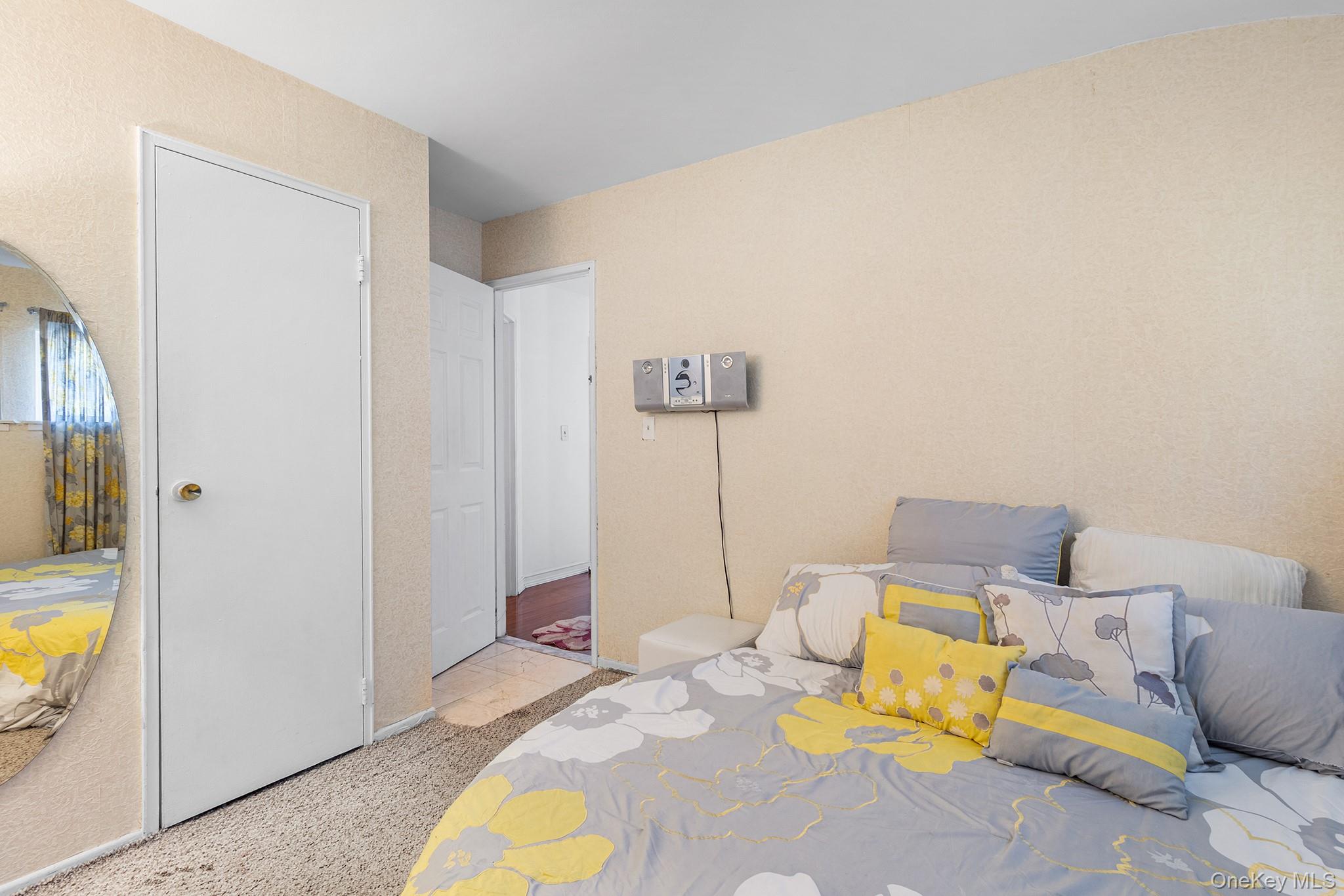 31 Holbrook Road, Centereach, NY 11720