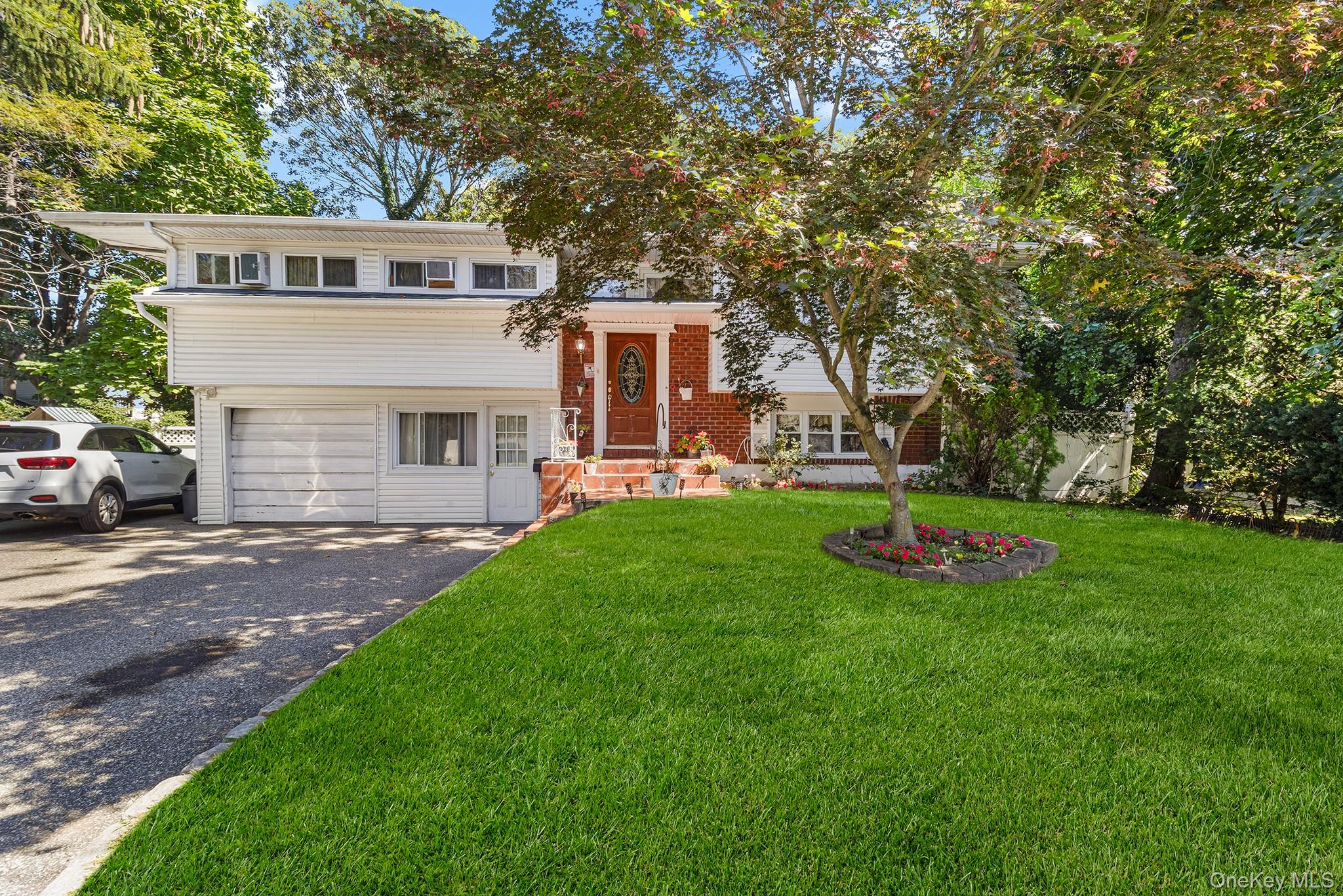 31 Holbrook Road, Centereach, NY 11720