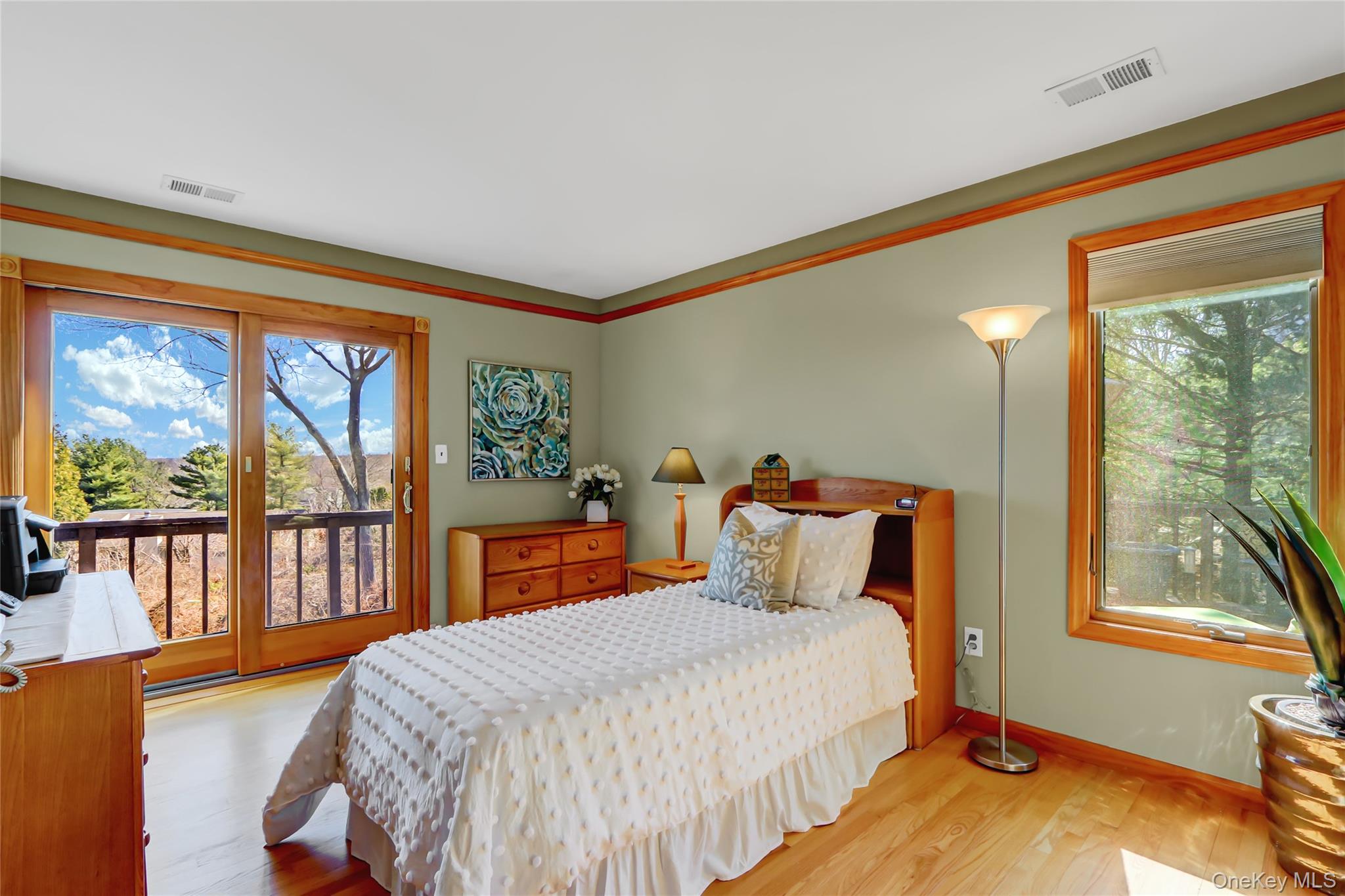 49 Rockledge Path, Port Jefferson, NY 11777