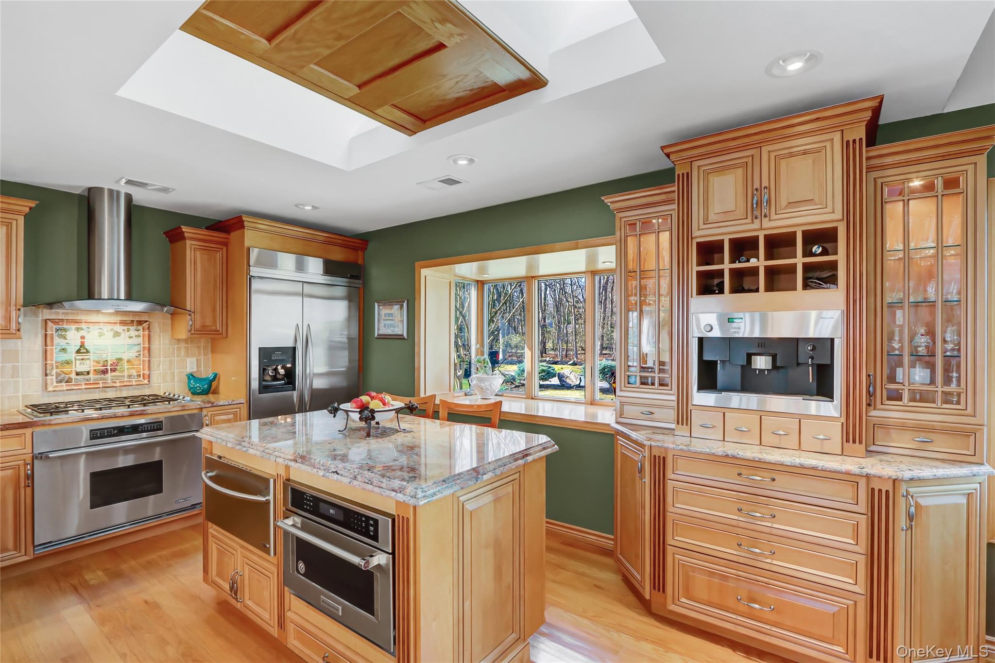 49 Rockledge Path, Port Jefferson, NY 11777