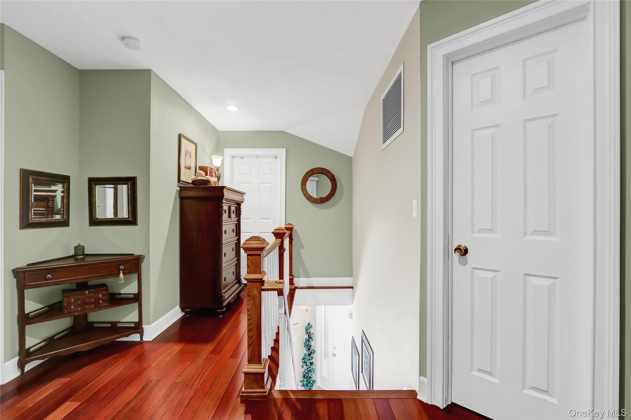 49 Rockledge Path, Port Jefferson, NY 11777