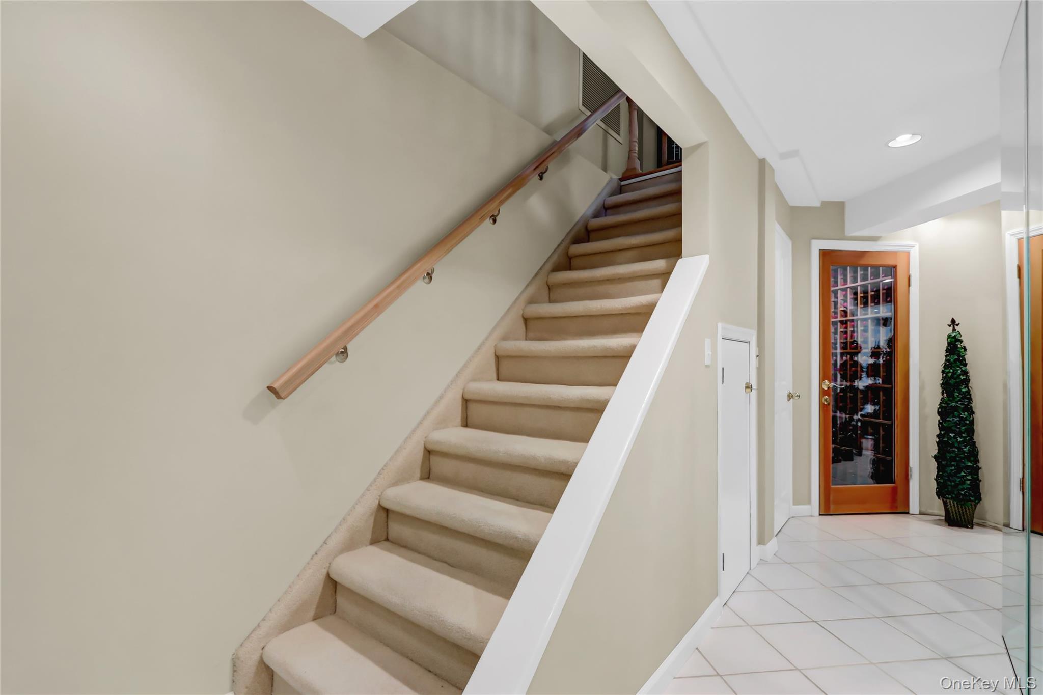 49 Rockledge Path, Port Jefferson, NY 11777