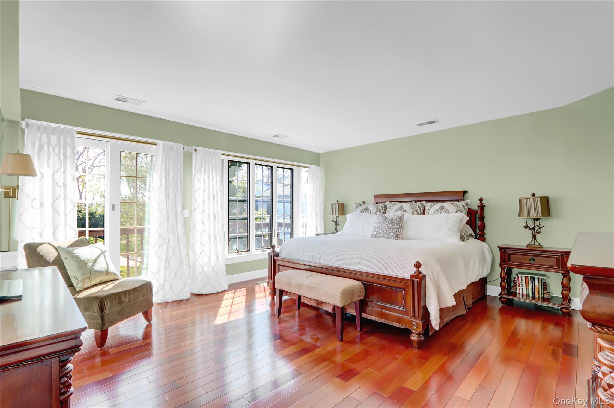 49 Rockledge Path, Port Jefferson, NY 11777