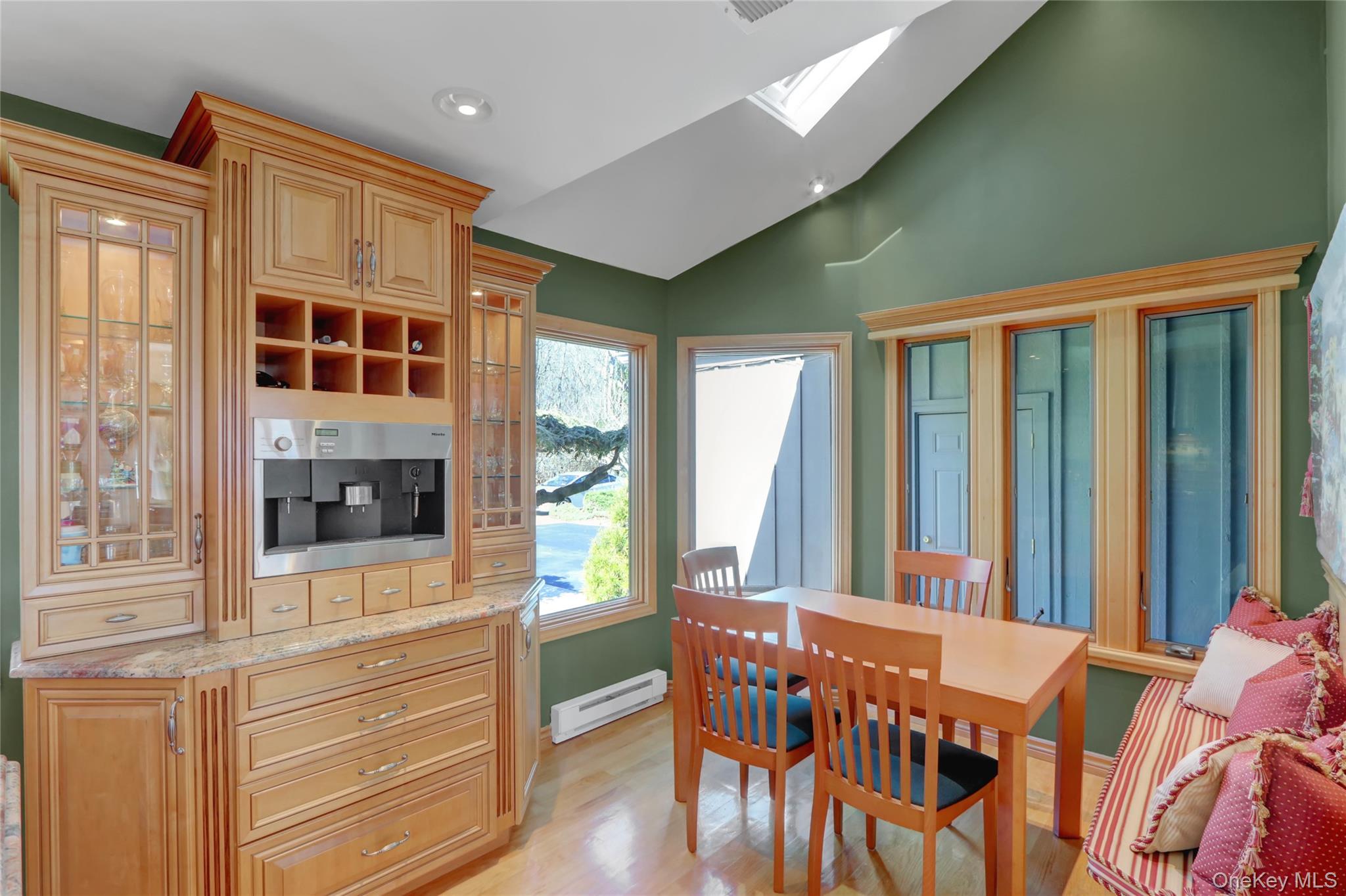 49 Rockledge Path, Port Jefferson, NY 11777