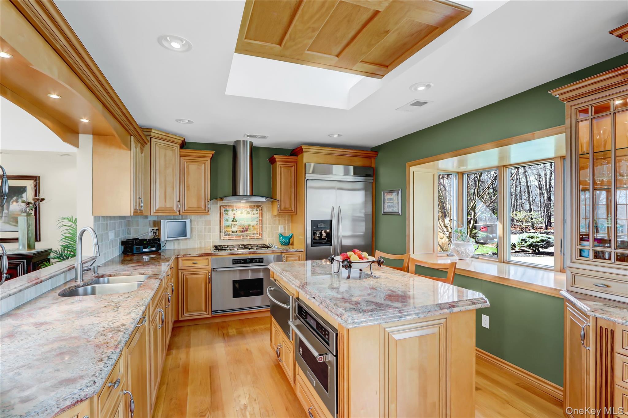 49 Rockledge Path, Port Jefferson, NY 11777