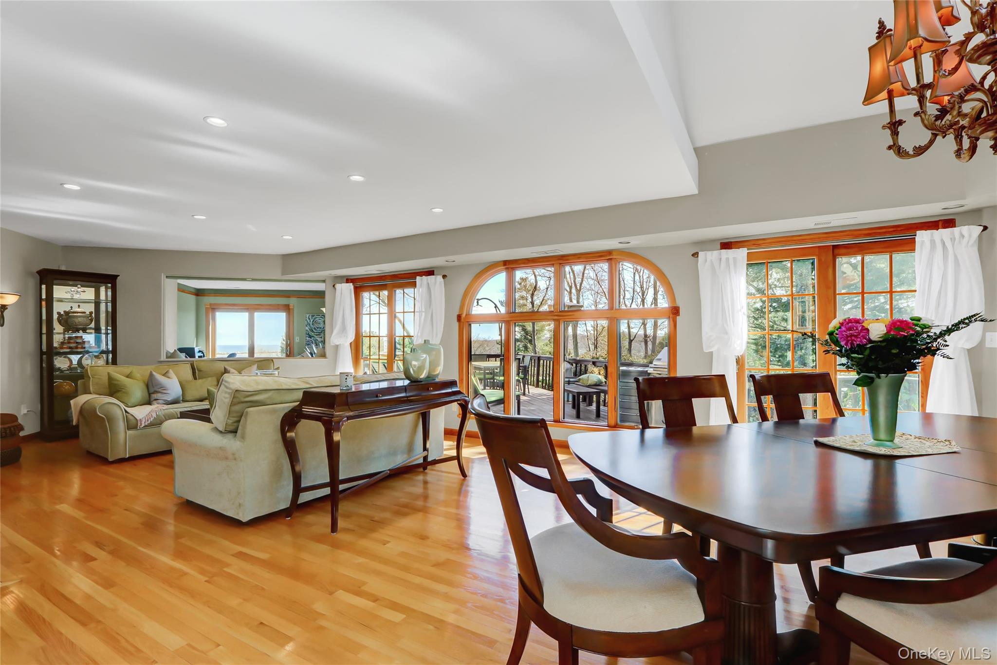 49 Rockledge Path, Port Jefferson, NY 11777