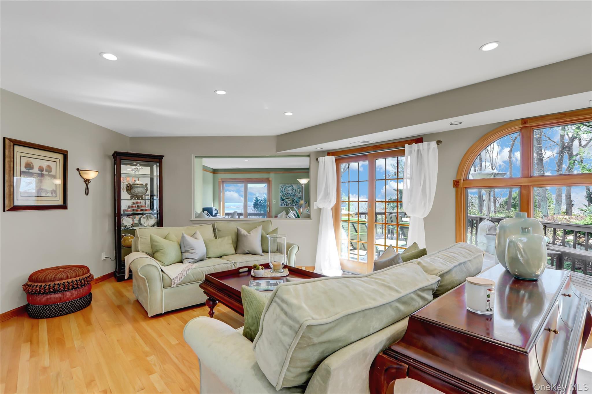 49 Rockledge Path, Port Jefferson, NY 11777