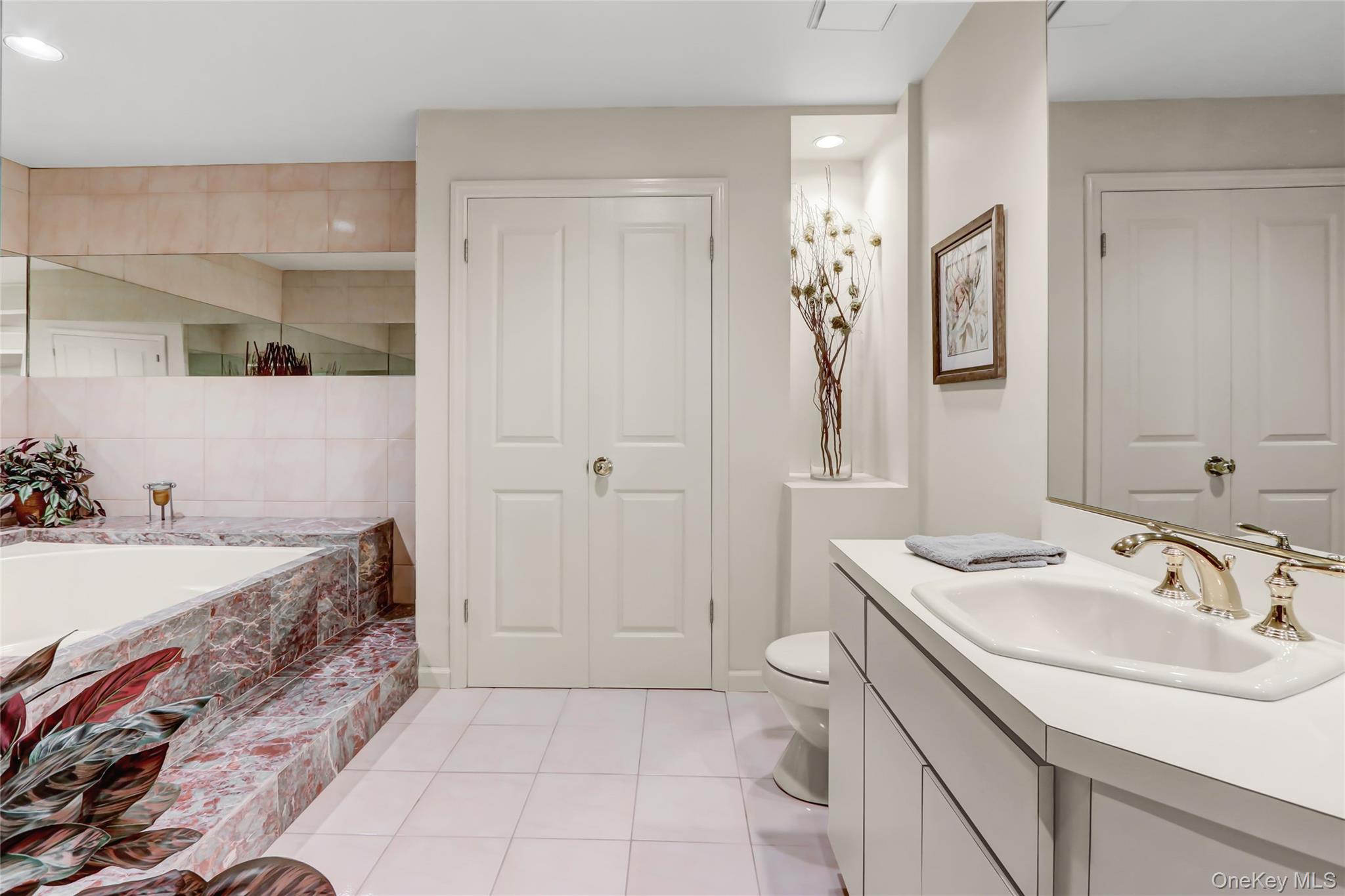 49 Rockledge Path, Port Jefferson, NY 11777