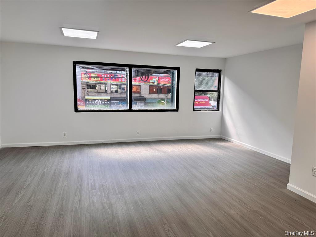 67-05 Roosevelt Ave, Woodside, NY 11377