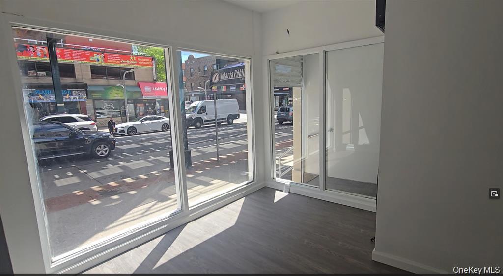 67-05 Roosevelt Ave, Woodside, NY 11377