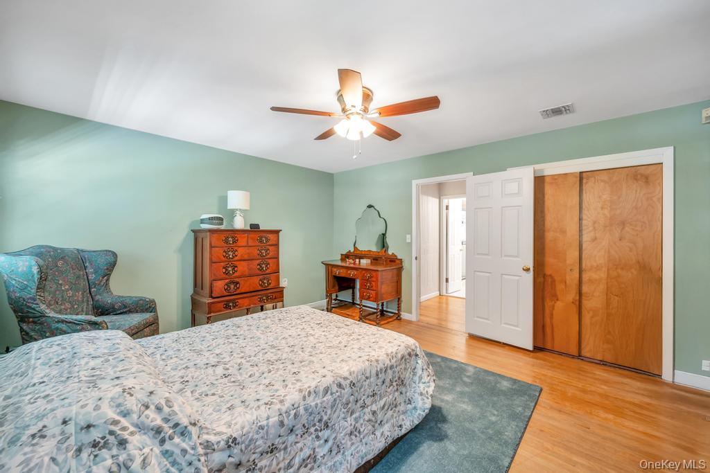 42 Sands Lane, Port Jefferson, NY 11777