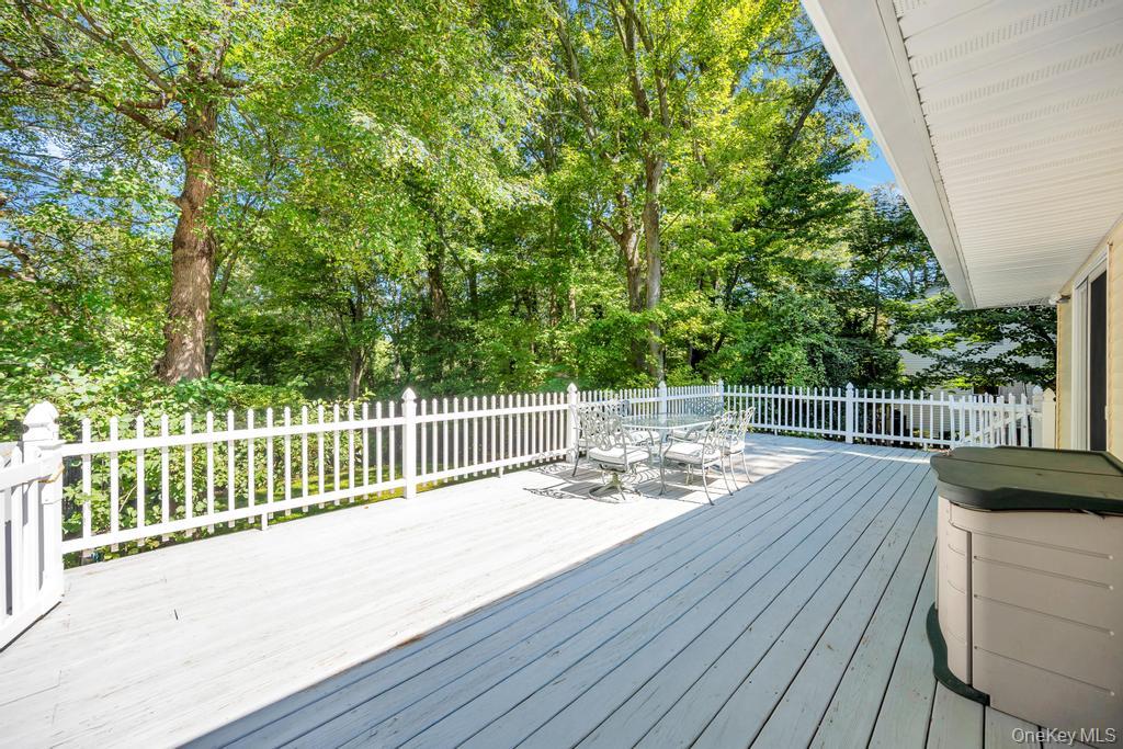 42 Sands Lane, Port Jefferson, NY 11777