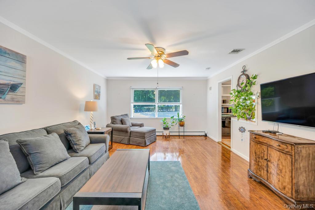 42 Sands Lane, Port Jefferson, NY 11777