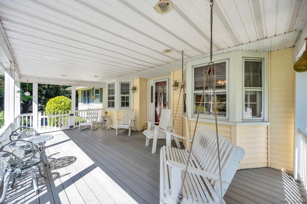 42 Sands Lane, Port Jefferson, NY 11777