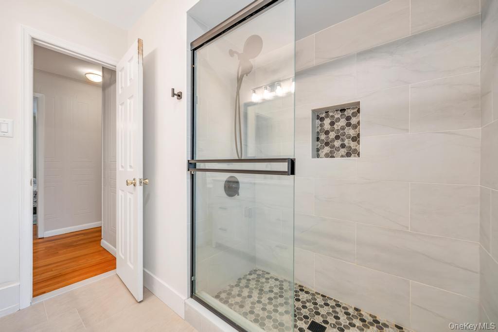 42 Sands Lane, Port Jefferson, NY 11777