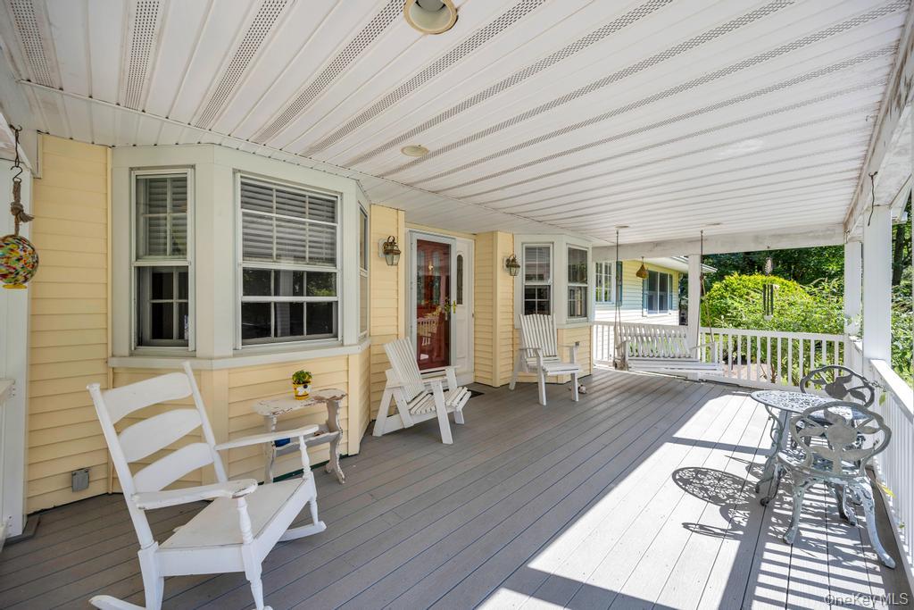 42 Sands Lane, Port Jefferson, NY 11777