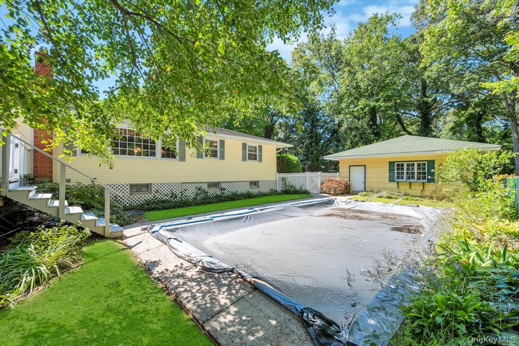 42 Sands Lane, Port Jefferson, NY 11777