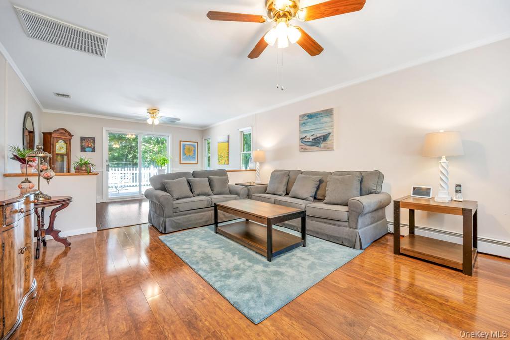 42 Sands Lane, Port Jefferson, NY 11777